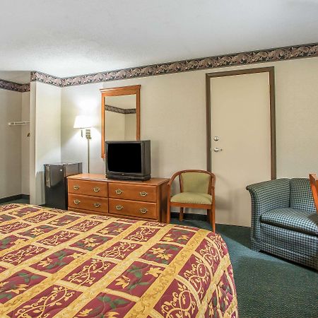 Rodeway Inn Bedford Luaran gambar